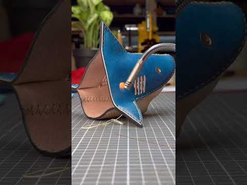 Shark holder