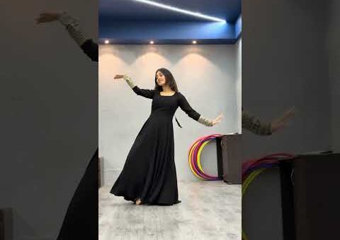 Main To Dekh Dekh Sheesha | Dance Cover #ViralDance #TrendingNow#DanceViral#YouTubeShorts#ShortsFeed