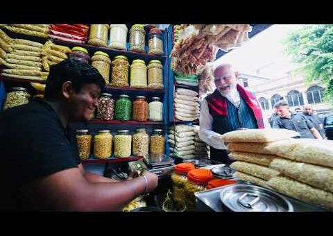 When PM Modi stopped for a ‘Jhalmuri break’ in Bengal… a moment so frame-worthy!