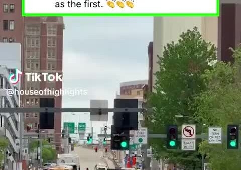 When the last runner crossed the finish line in last year’s Pittsburgh Marathon. ??