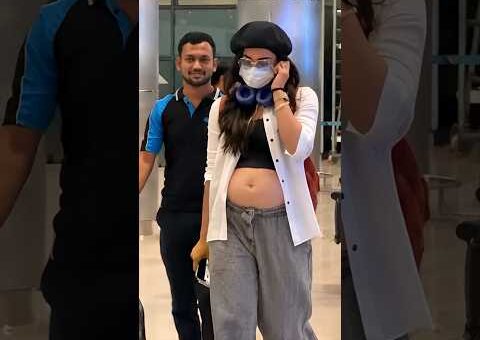 Rashmika Mandanna Baby Bump Look ❤️ Airport Moment Viral