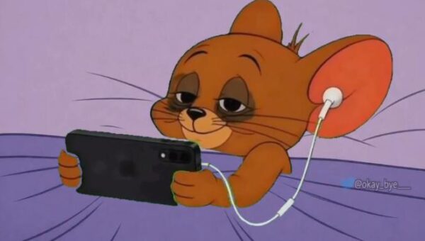Me refusing to sleep because i didn’t get enough me time after work