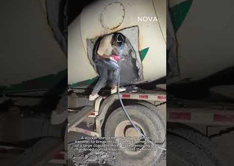 Incredible Moments Caught on Camera Involving Heavy Construction Machinery
